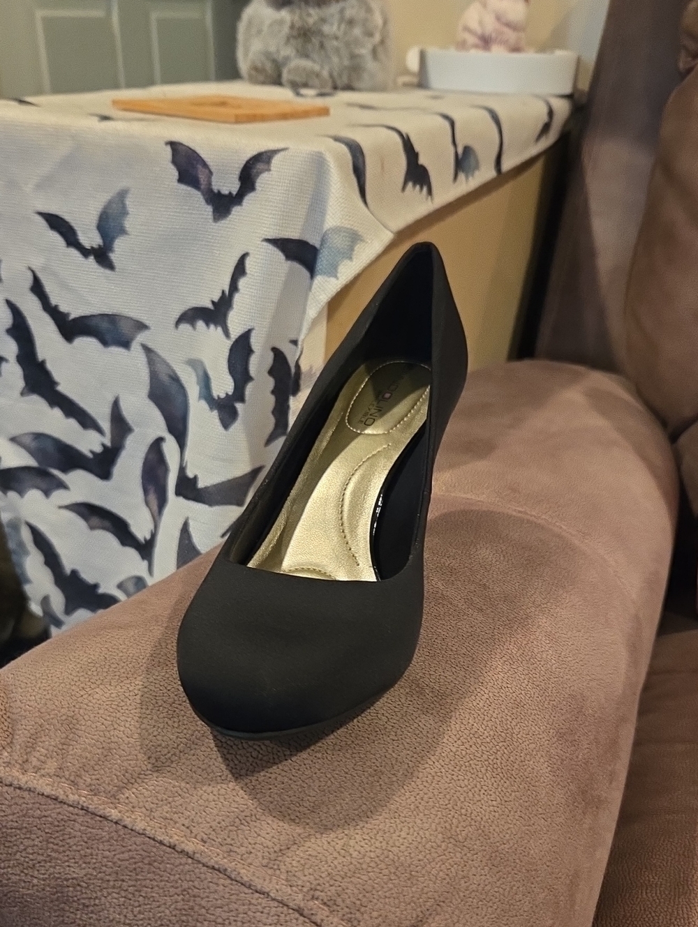 Bandolino Black Round-Toe Matte High Heel Pump with Gold Insole